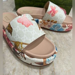 Flora Platform slide GG sandles NWT